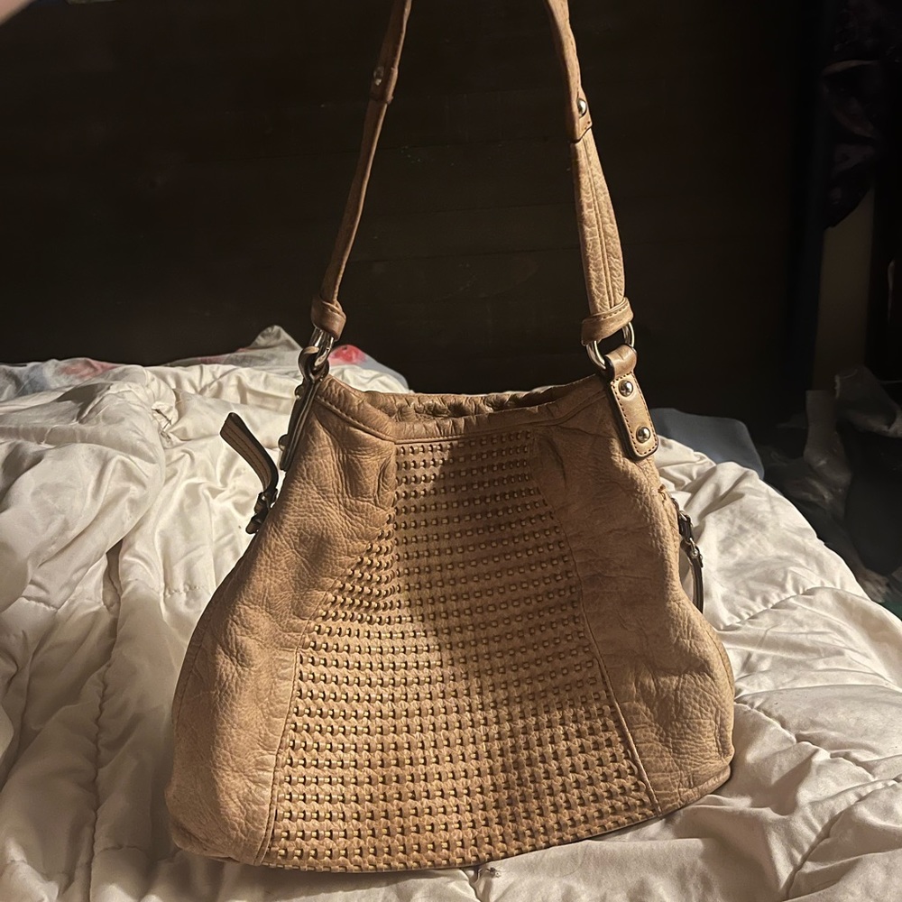 B. Makowsky shoulder bag